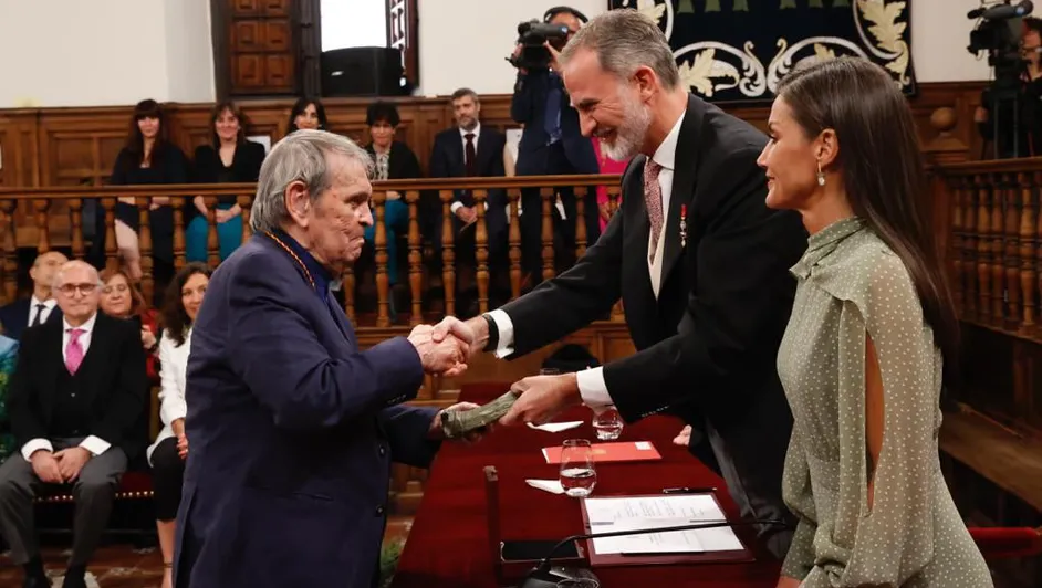 El Rey Felipe VI Ensalza La Obra De Rafael Cadenas: "Enriquece La ...